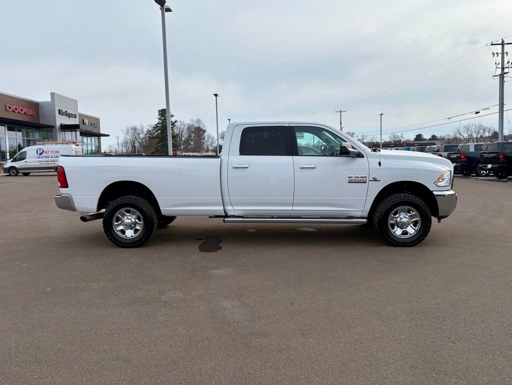 2017 RAM 3500 SLT Crew Cab 4x4 8' Box