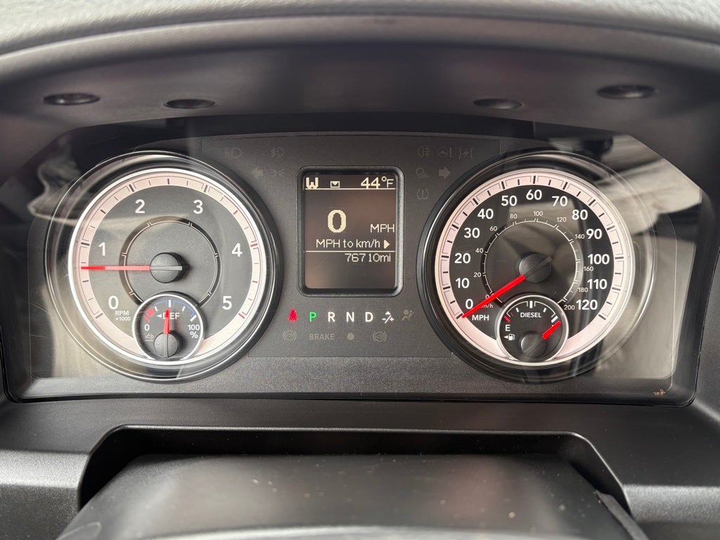 2017 RAM 3500 SLT Crew Cab 4x4 8' Box