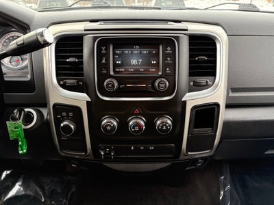 2017 RAM 3500 SLT Crew Cab 4x4 8' Box