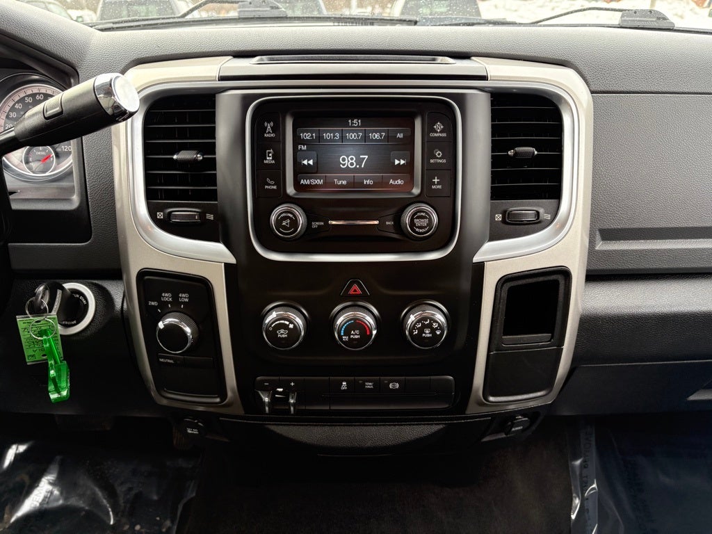 2017 RAM 3500 SLT Crew Cab 4x4 8' Box