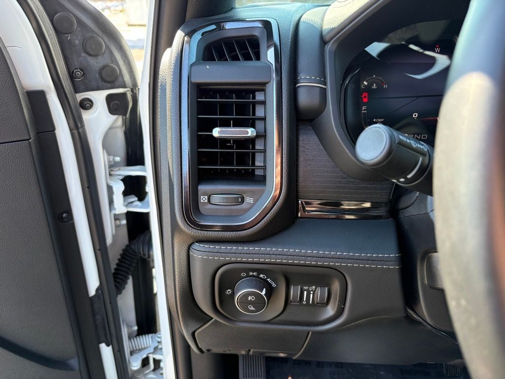 2024 RAM 3500 Limited Crew Cab 4x4 6'4' Box