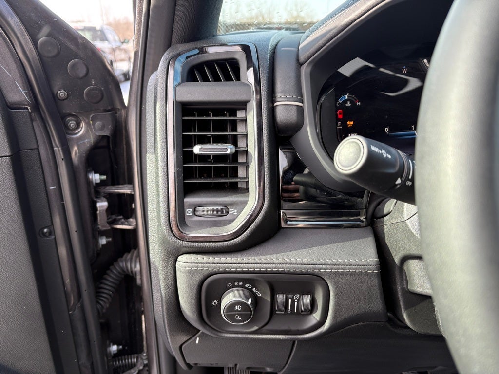 2026 RAM Ram 3500 RAM 3500 LIMITED CREW CAB 4X4 6'4' BOX