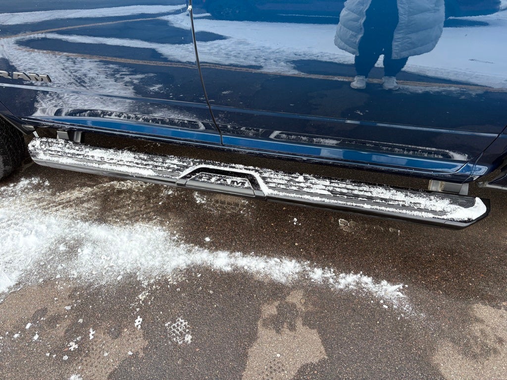 2024 RAM 3500 Laramie Crew Cab 4x4 8' Box