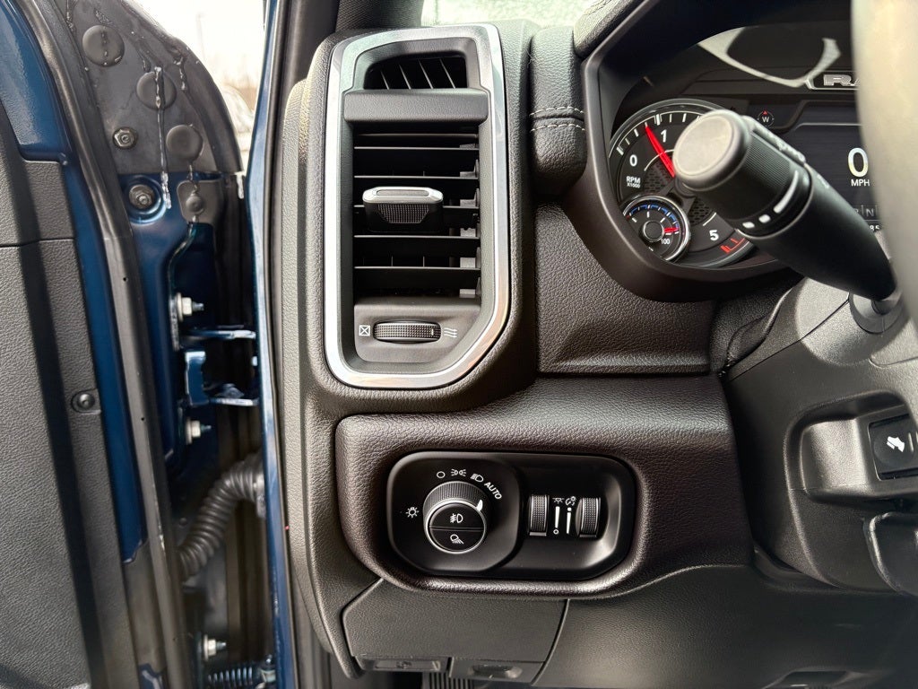 2024 RAM 3500 Laramie Crew Cab 4x4 8' Box