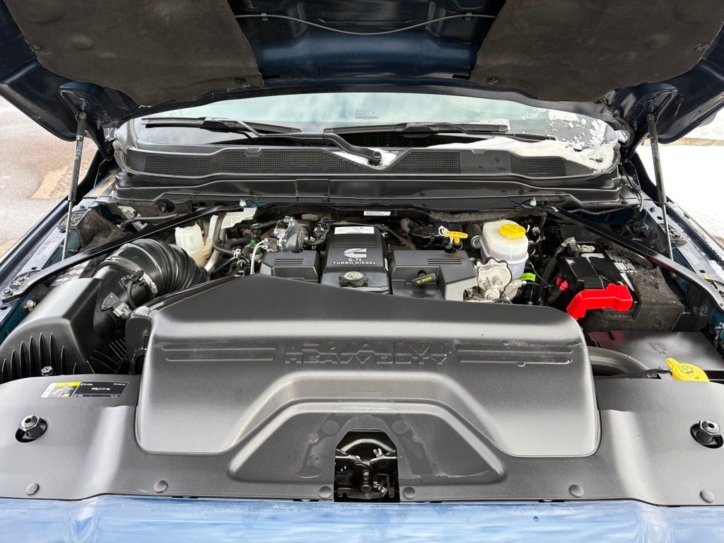 2024 RAM 3500 Laramie Crew Cab 4x4 8' Box