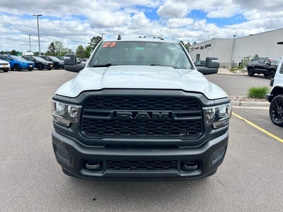 2023 RAM 2500 Tradesman Crew Cab 4x4 6'4' Box