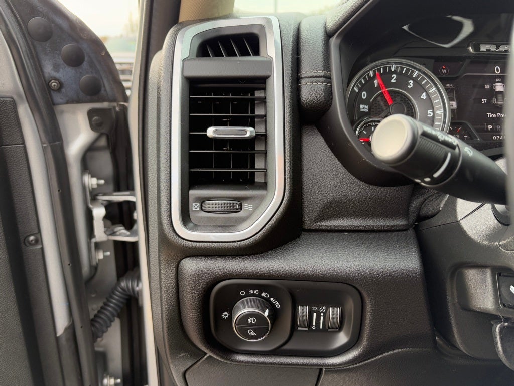 2022 RAM 2500 Laramie Crew Cab 4x4 6'4' Box