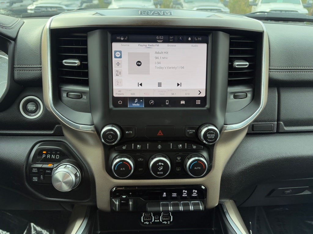 2022 RAM 2500 Laramie Crew Cab 4x4 6'4' Box