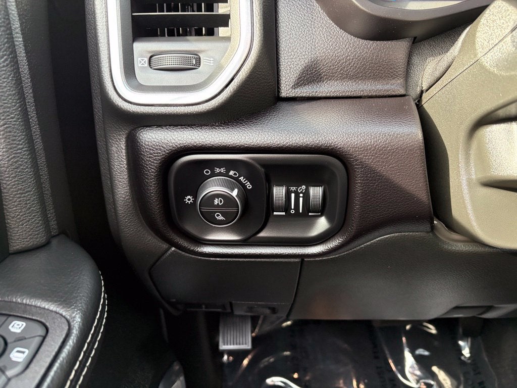 2025 RAM 2500 Laramie Crew Cab 4x4 6'4' Box