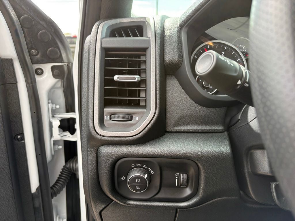 2026 RAM Ram 5500 Chassis Cab RAM 5500 TRADESMAN CHASSIS REGULAR CAB 4X4 84' CA