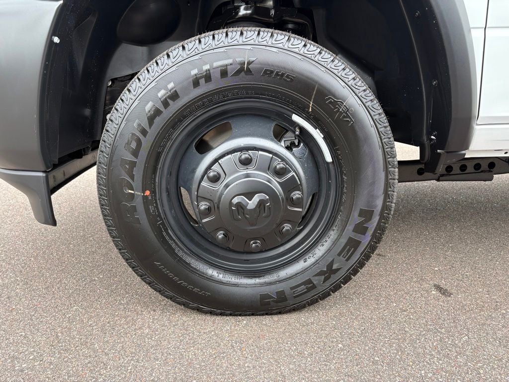 2026 RAM Ram 3500 Chassis Cab RAM 3500 TRADESMAN CREW CAB CHASSIS 4X4 60' CA