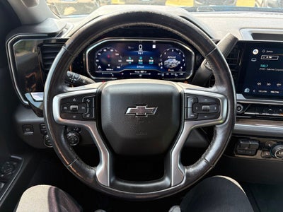 2022 Chevrolet Silverado 1500 4WD Crew Cab Short Bed RST
