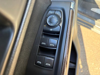 2021 Chevrolet Silverado 1500 4WD Crew Cab Short Bed LT