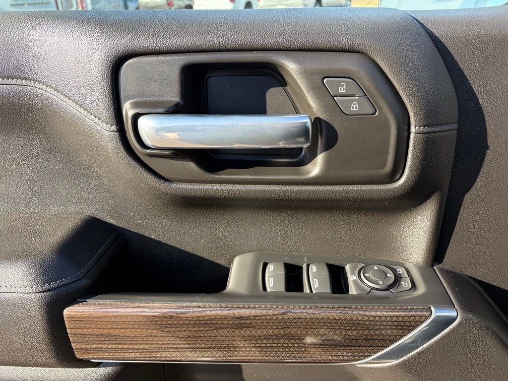 2021 Chevrolet Silverado 1500 4WD Crew Cab Short Bed LT