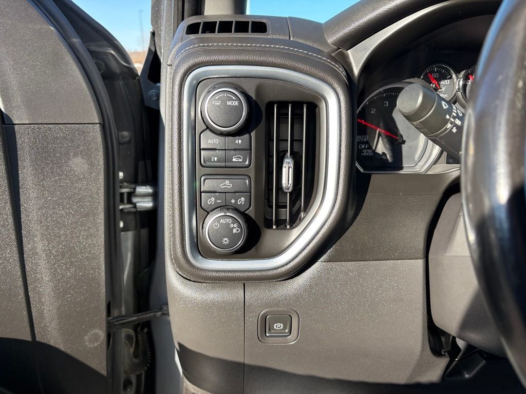 2021 Chevrolet Silverado 1500 4WD Crew Cab Short Bed LT