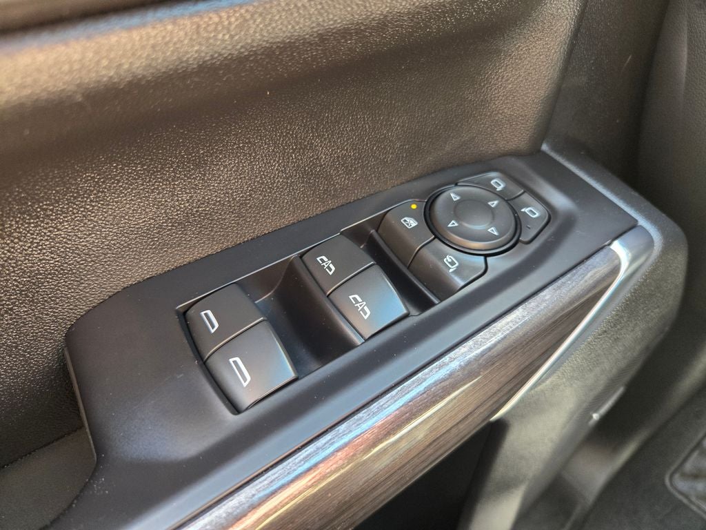 2021 Chevrolet Silverado 1500 4WD Crew Cab Short Bed LTZ
