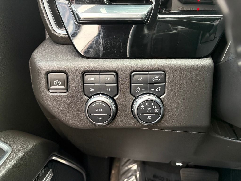 2022 GMC Sierra 1500 4WD Crew Cab Short Box SLT