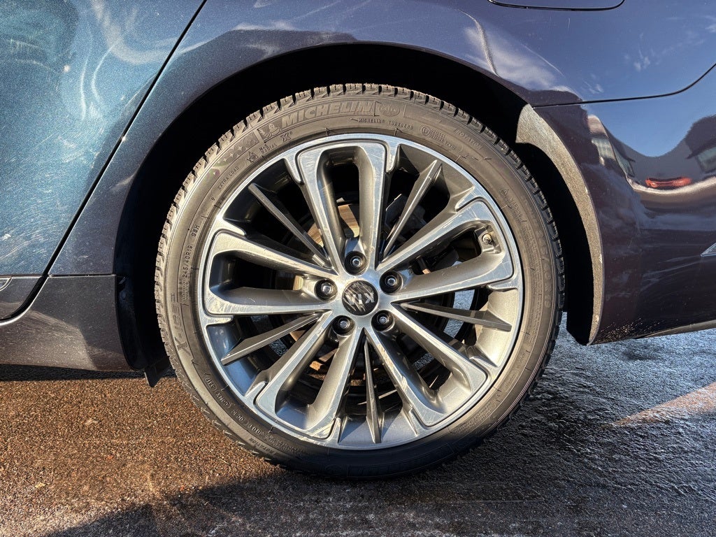2018 Kia Cadenza Technology