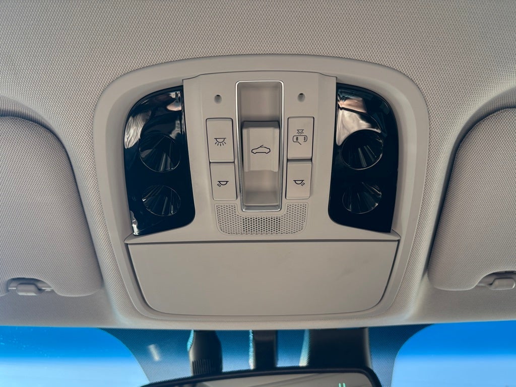 2018 Kia Cadenza Technology