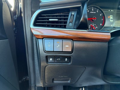 2018 Kia Cadenza Technology